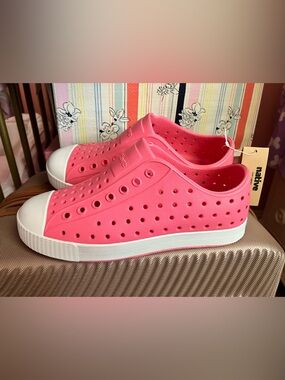 Native Shoes Kids Slip-On shoes in Hot Pink with White Toe